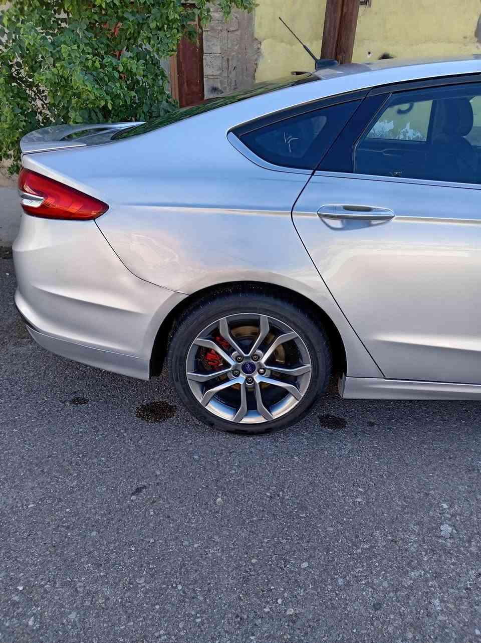 السلام عليكم فورد فيوجن للبيع موديل 2017 السيارة اخت الكلين ماشيه 90 ميل مكينة 2500 مكان السيارة ديالى المقدادية ***********
