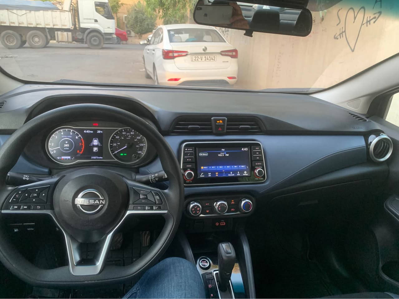 Nissan versa SV 2023 جاملغو بنيد سبغ ئيرباگ سوكانو شان ته قيه مواصفات sv ره قه مه سه ياره كه تحويل وه كاله به شه رت گيرو مكينه به شه رت *********** أربيل, العراق
