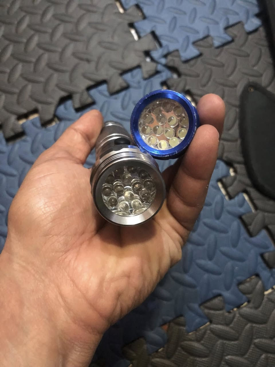 متوفر لايتات باله حديد ب الكامل (بطاريات)

بسعر مناسب


**إذا كنت صاحب هذا الإعلان وتريد حذفه لأي سبب، رجاءا أرسل رسالة إلى الدعم الفني**