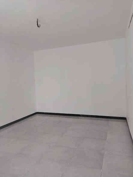 السلام عليكم..
بيت للبيع بأسمي قرب حي العباس بحي الحوارء بجهة طريق الزوار عامود 35
مساحة البيت 130 متر 
بناء حديث مامسكون 
السعر 78
***********
