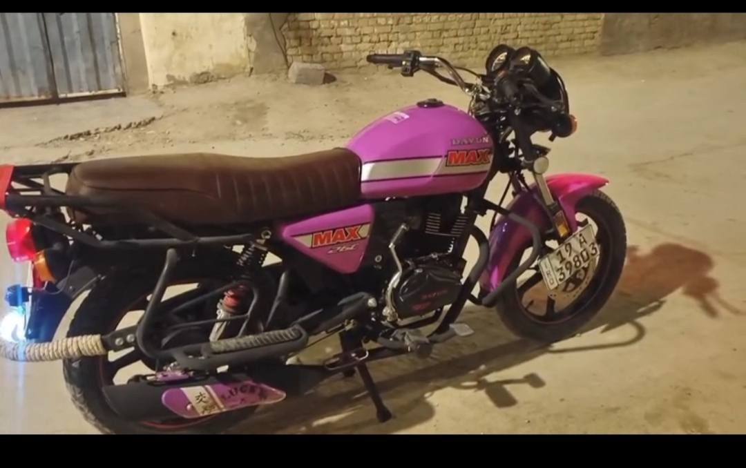 السلام عليكم دراجه دايوان MAX موديل 2023 رقم انكليزي وسنوية كربلاء تحويل مباشر دراجة مكفوله كفاله عامه من كلشي برغي ما مفتوح بيها بين قوسين شرط الفحص جديده ما اطلع بيها هواي كلش قليل 2,400    رقم الهاتف للتواصل وتساب***********
