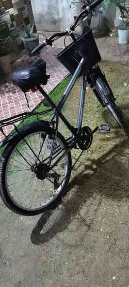 السلام عليكم  متاح بايسكل حجم 24 كير فول نضافه مكاني ديالى شهربان الاحمر السعر 30 بي مجال ***********
