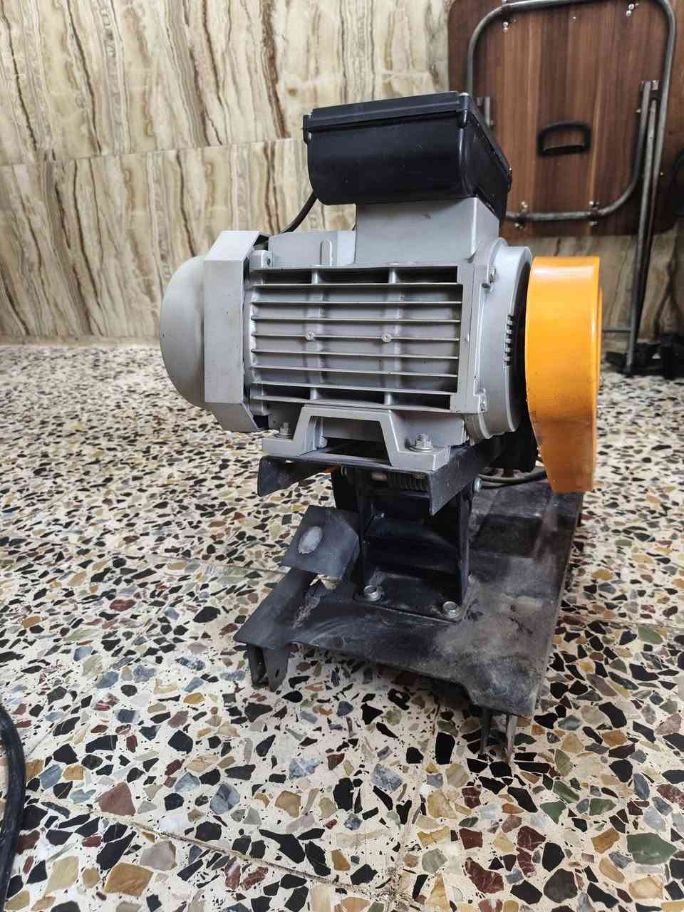 بغداد قاطعه اصليه سعر 350 وبي مجال***********
