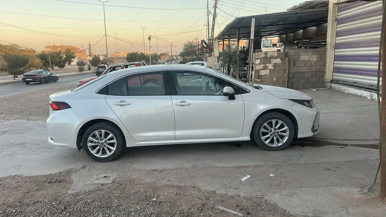 السلام عليكم 
كورولا بنزين ساز وجيهان 2023 
السيارة نظيفة وبيه بس الي بالصور طعجات بسيطة 
ما بيه لا صبغ ولا تبديل 

ماشيه 51000 km 

السعر 180 وبيه مجال بسيط 
مكاني الرمادي 

***********
