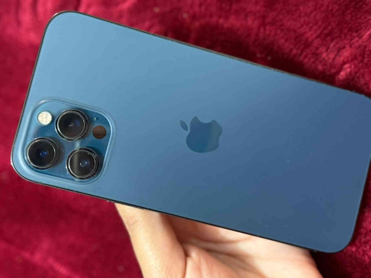 سلام عليكم 12 برو ماكس بطاريه 76 جهاز نضيف شرق اوسط ذاكره 128 مكان واسط الحفريه قفله 450 الف بدون عمله 
***********
