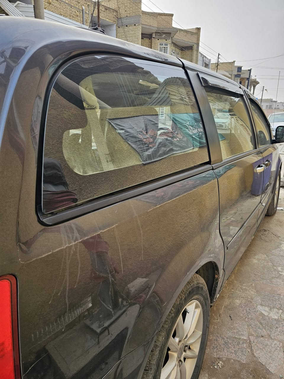 من رخصة ادمن الكروب
دوج كرفان موديل ٢٠١٦ فئة sxt للبيع 
ابواب وصندوق كهرباء .تبريد ٣ قطع ممتاز . شاشة عطلات .فرس ارضي كبير وفرس بالسقف ٢ شاشه .شاشه اندرويد . مثبت سرعه .سنويه نافذه ٢٠٢٦ السياره باسمي مشروع وطني مداور ثاني يوم رقم بغداد مكاني بالعماره السعر ١٣٥ 
الاتصال على الارقام التاليه *********** و***********
