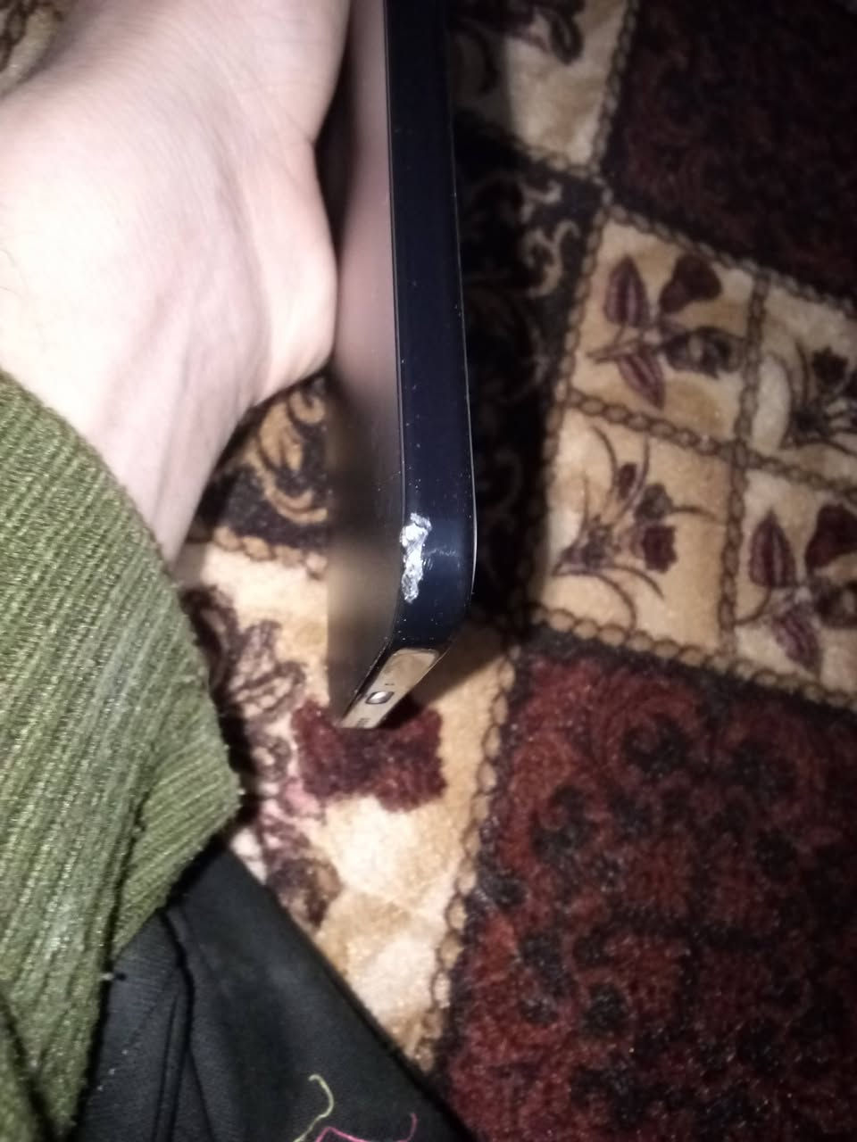 اللهم صلي على محمد.  موبايل HONOR X8c فول نضافة ذاكرة 512
رام 8 بطارية 5000  بس بيه ضربة من وره خفيفه بالصورة واضحه  ممأثر حيل نهايتة  150 الي شراي يتصل على رقم *********** المو شاري لا يتصل
