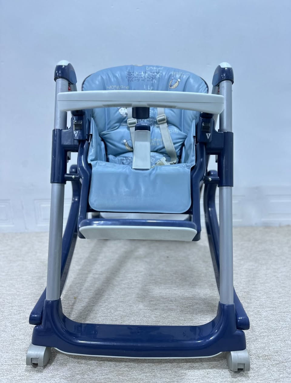 ئەم مێزی نان خواردنی منداڵە بۆ فرۆشتنە. و قیاسی گەورەیە و لۆکە بەکارنەهاتووە مناڵەکەمان لەسەری نان ناخوات ،لە بەڕیتانیا داوام کردووە و دوو مێزی خۆی لەگەڵە بچووک و گەورە . 
لەکەلار هەرکەس ویستی مەسج بکات.
گەیاندن بەدەستە بۆ هەموو شارێک.


**إذا كنت صاحب هذا الإعلان وتريد حذفه لأي سبب، رجاءا أرسل رسالة إلى الدعم الفني**