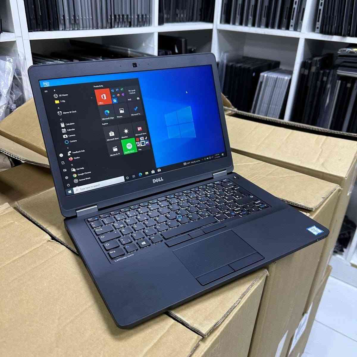 Dell latitude 5470

Cori5 الجيل السادس 
رام 8GB قابل للتطوير 
هارد 256GB SSD قابل للتطوير 
شاشة 14 انش 
كرت شاشه 4GB intel 

هدايا ماوس مع حقيبة لابتوب وماوس باد والشاحن الاصلي 

عنوان بغداد الأمين الثانية ( توصيل متوفر) 

السعر 215,000   
واتساب ***********

