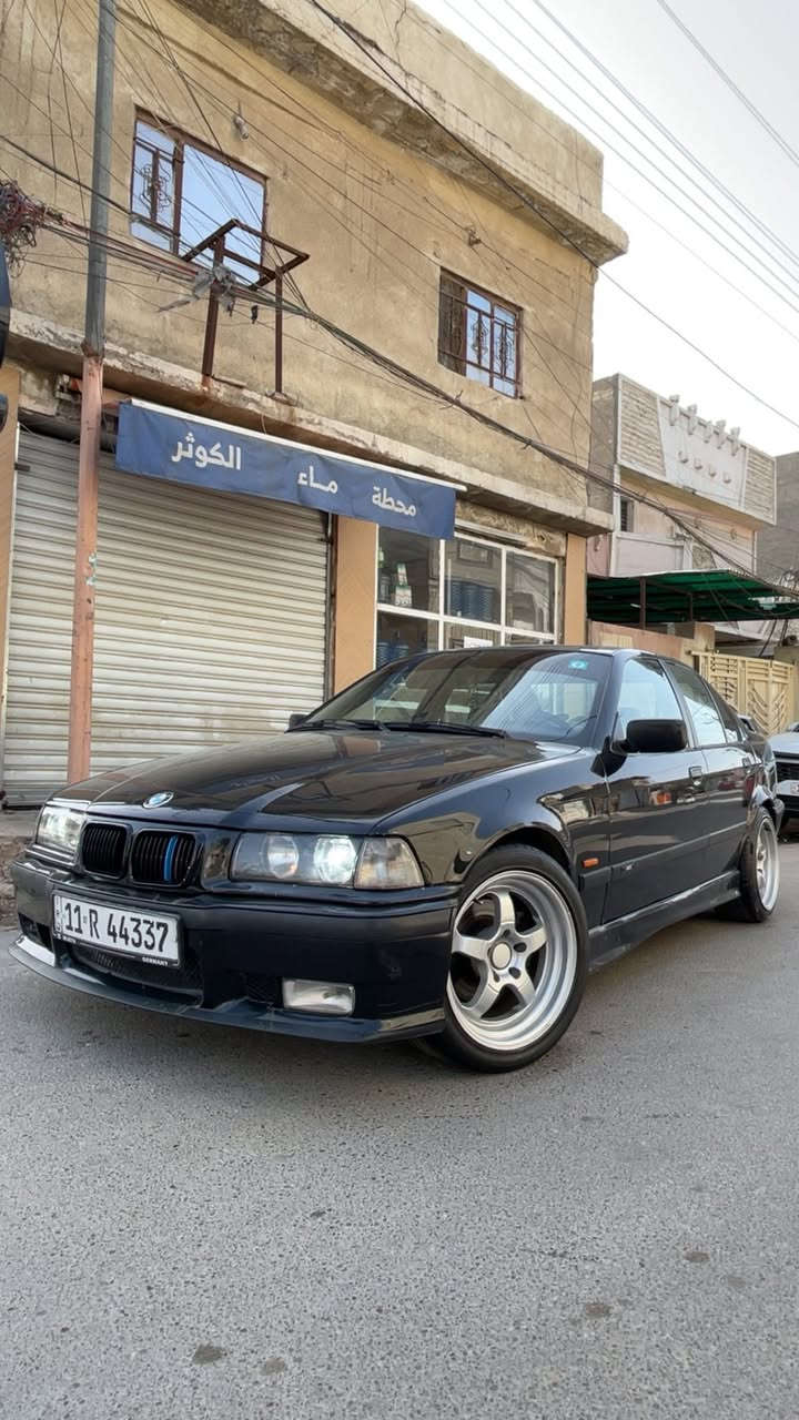 للبيع e36 موديل ٩٤ سياره مصبوغه عام بدون حادث
ويل ريسنك حجم ١٧ وتايراته جديد
مازدات جدد ولايت زنون قوي 
بكلايت كرستال 
كهربائياتها كلها شغاله 
مسجل سوني وسماعات سوني 
كير ومكينه ٢٨ تك فانوس 
كلج خفيف وسياره قمبله كلش قويه 
داخل جلد 
صالنصه ام الريموند صوت رعب وتريدها كاتم هم صير 
رقم بغداد الحديد تحويل ثاني يوم 
السعر ٥٨ وبيها مجال بسيط 
*********** 
مكاني بغداد السيديه

