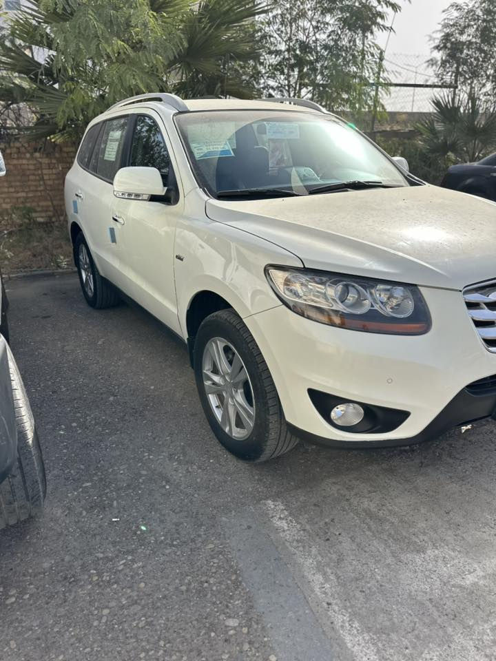 سنتافي 2011 ادوات ادوات كصه كاز السياره فول مواصفات 
7راكب تحكم استيرن جهتين بصمه تشغيل بصمه بيبان 3بصمات
نظام اسكورت قفل سرعه ثلاجه بالفرس تبريد خلفي امامي
نظام ايكو اقتصادي دواخل جلد مري شفط مرقم انكليزي شمالي
السعر67ورقه وبيها مجال كلش بصيط حق الجيه 
مكان السياره ميسان لاستفسار الاتصال *********** علمن السياره احله من الصور ودخول جديد
