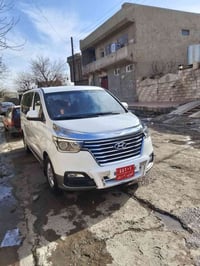 تاركس 19 رقم اربيل هزه جديده بيها صبغ جاملغ خلفي من جهه السائق البونيد...