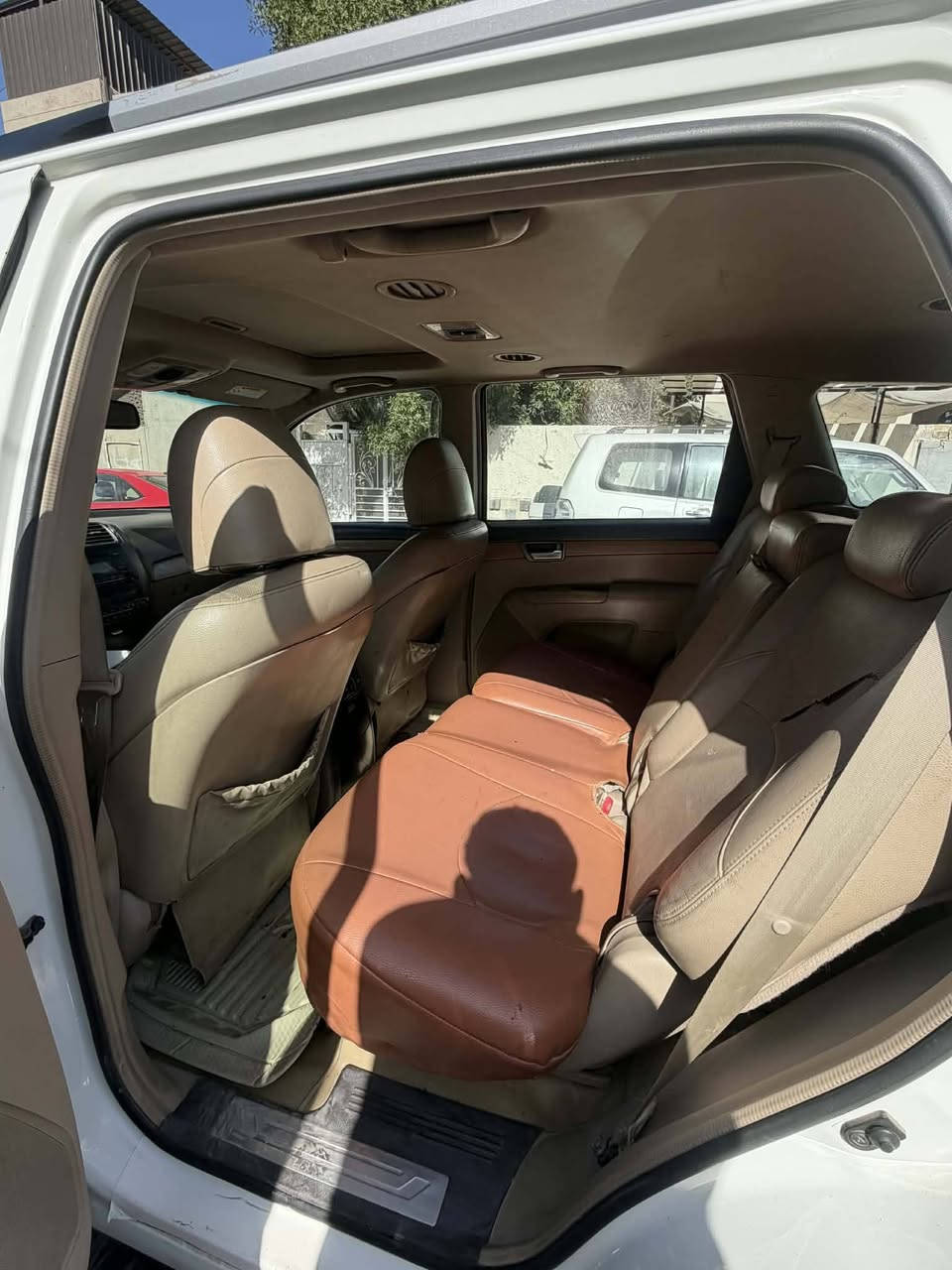 موهافي موديل 12 للبيع السعر   139 ورقة  وبيهة مجال  رقم بغداد انكليزي بأسمي  تحويل ثاني يوم    فول مواصفات  بيهة باب عكس السايق مصبغ  وبالباب الخلفي  يم البك لايت  على كد شبر  صبغ  فقط    مكان السيارة بغداد شارع فلسطين  ***********
