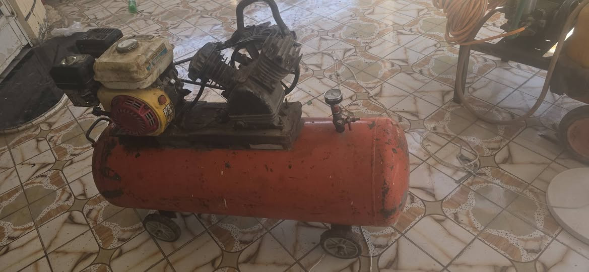 كنبريسر للبيع حجم ١٥٠ عل فحص صناعه الماني الشراي يجي خاص او ينتصل عله الرقم ***********العنوان حله السعر ٢٧٥ بانزين فقط
