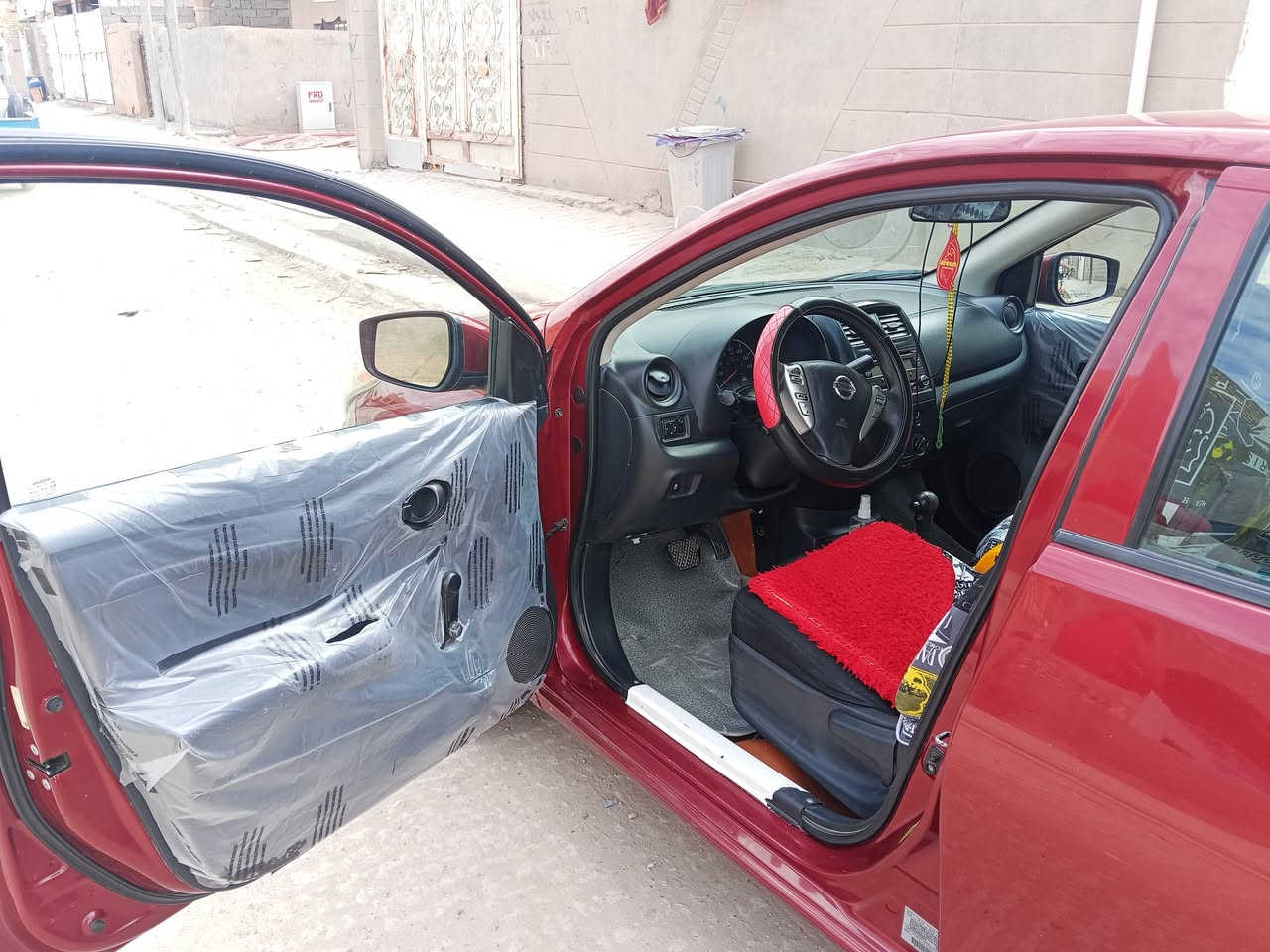 سلام عليكم 
سياره نيسان فيرسه 
موديل 2016 وارد امريكي
ضربته جاملغ خلفي صفحت السايق 
كير مكينه تبريد تتفئه دواخل خير من الله
السياره بسمنه مكان السياره واسط الكوت 
السعر 85 وبيه مجال 
الخاص مقلق فقط هاتف ‏‪0782 256 9529‬‏
