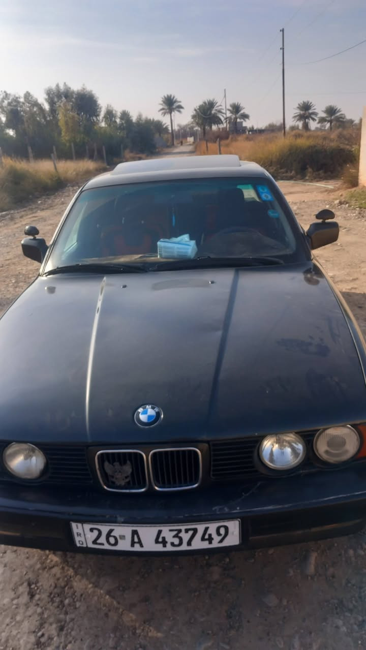 سلام عليكم 
بي ام دبليو حجم 535
محور صقر بال كامل محرك 28 دبل فانوص مسكر 
سلايت شغال 
دبل ايربك
تبريد ثلج 🥶
تدفة نار 
ويل خلية 
سيارة خير من الله كير محرك صقر كاملة ملات جناي 
بيع فقط السعر 55 وبيهة مجال ***********
