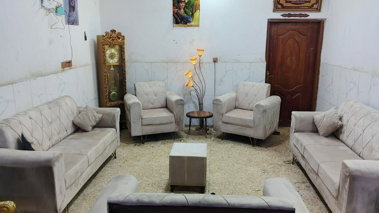 تخم 10 مقاعد نظيف
سعره 190 وبي مجال مكان البياع
يوجد توصيل بكروه ب واتساب
***********
