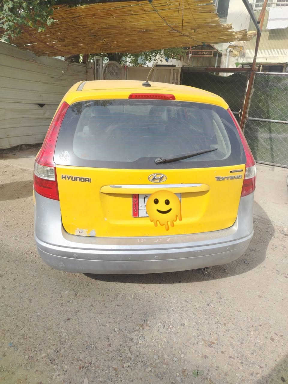 السلام عليكم من رخصة الادمن المحترم للبيع هونداي تورنج ٢٠١٢ سيارة شوف العين محرك ٢٠٠٠ تبريد تدفئة تخم تاير رايدها ٦٥ $ وبينها مجال العنوان السيدية اني مكلف بالنشر رقم صاحبها ***********
