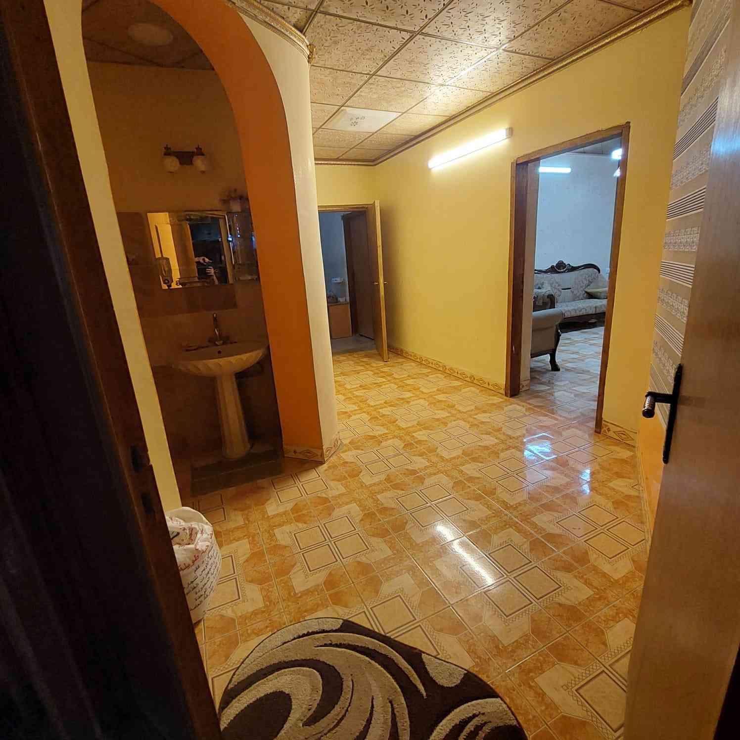 🏠  بيت للبيع في الفلوجة – حي العسكري

📍 الموقع:
بالقرب من أسواق عمر توحة، وقريب من معهد المتميزين.

▫️ المساحة: ٢٧٠ متر
▫️ الواجهة: ١٥ متر
▫️ النزال: ١٨ متر
▫️ الشارع: ١٢ متر

🔹 يتكون البيت من:

* استقبال
* هول
* مطبخ
* صالتين
* ٤ غرف نوم
* ٣ دورات مياه

💰 السعر: ٣٠٠ مليون دينار عراقي
📌 السعر قابل للتفاوض وبـيه مجال

📞 للاستفسار  الاتصال على الارقام التاليه 
***********
***********
***********

 #استثمار #ابوميلان #الفلوجه #ا #عقار

