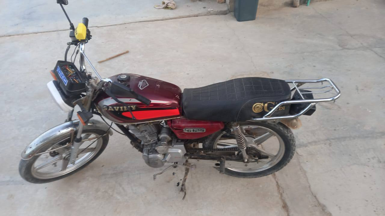 سلام عليكم دراجه سيفان دراجه شغاله أي  شي مابيه  موديل 17اراق أصولي مكان ديالى بيع او مراوس ***********
