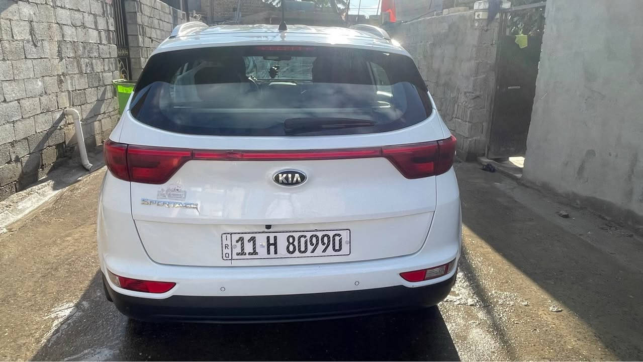 سبورتج 18 خليجي سعرها 185 بيها بارد بالجنطه شبرين وصبغ بالدعاميه الأمامية شبرين ماشيه 111 مكان السياره ديالى 
*********** بلاد, صلاح الدين
