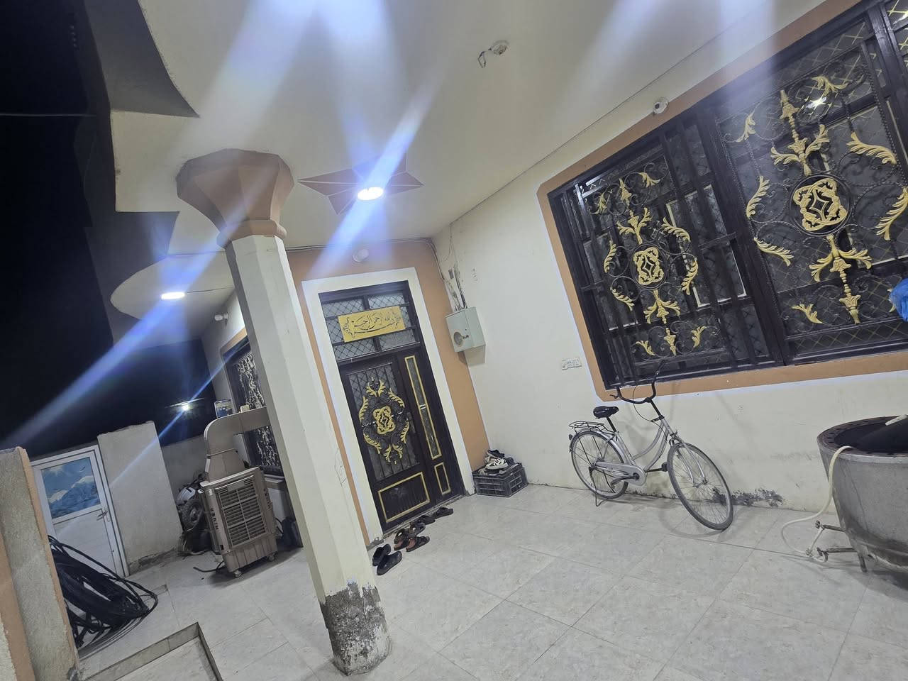 بيت مساحه220م في كربلاء فول الفول سند 25قرار محكمه منطقه سكنيه ركن
يالله سلام عليكم اخوان بيت للبيع مساحه 220م ركن غرفتين 5*4 استقبال 6*4 صاله كبيره مطبخ كبير واجهيه 11م سند 25قرار محكمه  سع ر 125وبيه مجال بسيط الشراي بيه خير ويدلل اخوان يرهم بيع على شكل دفعتين  مكان كربلاء طريق بغداد عامود 54يبعد عن شارع بغداد ثلاثه كيلو كله تبليط بس 200م ترابي كامل خدمات سحب مدارس مستوصف ماء اساله فول ***********ابو ادم
