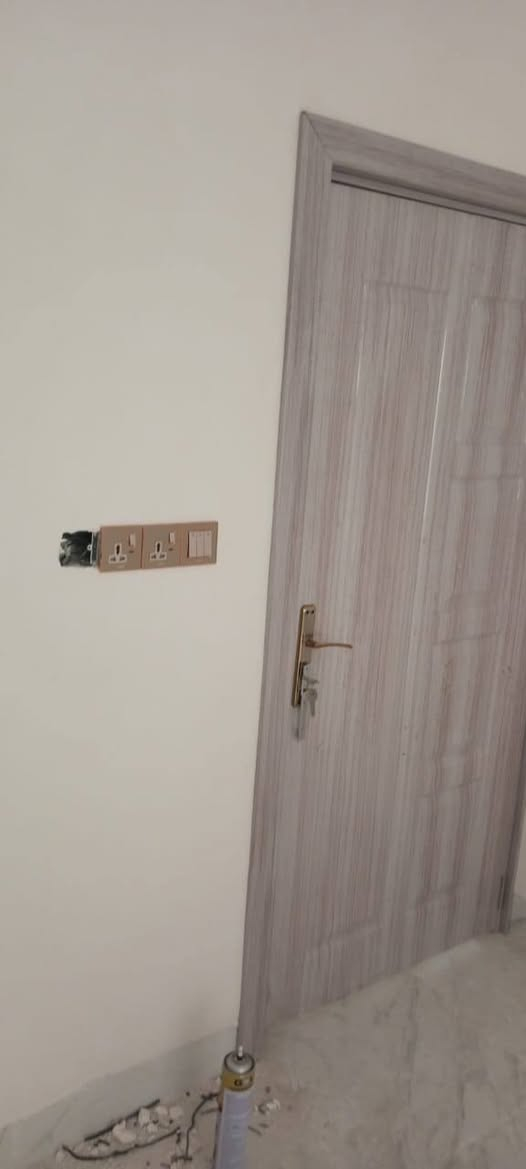 دار طابو طابقين بناء جديد للبيع
المساحة /٢٠٠ متر
العنوان /كركوك قادسية الثانية خلف مصور كوداك
السعر / ١٧٠ مليون
للاتصال /***********
التفاصيل :-
طابق الأول / 2غرفة نوم مع صالون مع استقبال مع مطبخ مع صحيات مع هول مع كراج وحديقة
الطابق الثاني / ٣ غرف نوم مع صحيات مع هول
