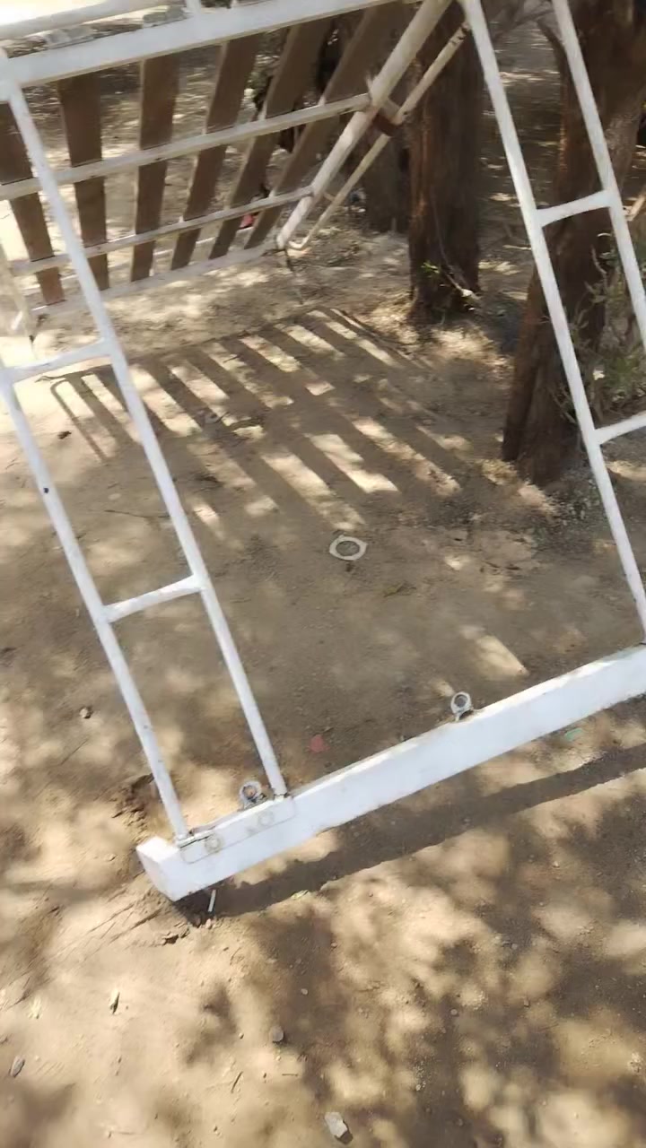 من رخصت مدير الكروب المحترم البيع وهذا رقمي ***********
