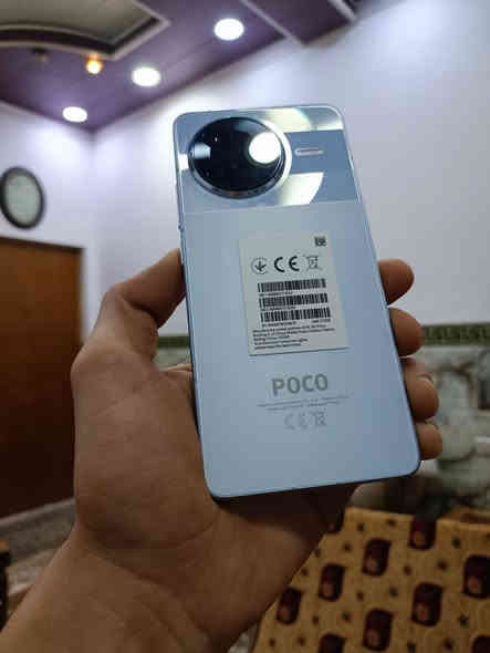 السلام عليكم
جهاز بوكو اف 7 برو 
زلغ ما بي 
الجهاز صارلي فتره من اخذته ب 700 
ذاكرته 521 وعشوائيه 16 البطاريه 100 عدد الدورات 23 ببجي 120 فريم شاحنه 90 واط ما مستعمله الجهاز بعتبار تاخذه جديد وهو و الكارتونه اذا لكيت شخط واحد يرجع الجهاز سعره 600 قفل مكاني نجف تواصل ***********
