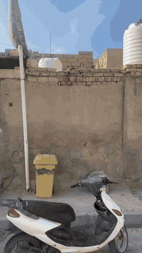 بيت للبيع طابو صرف بحي الفداء شارع المدارس يم المدرسه الصينيه كما موضح بصور البيت بناء قديم السعر (85)وبي مجال للاستفسار اكثر ***********
