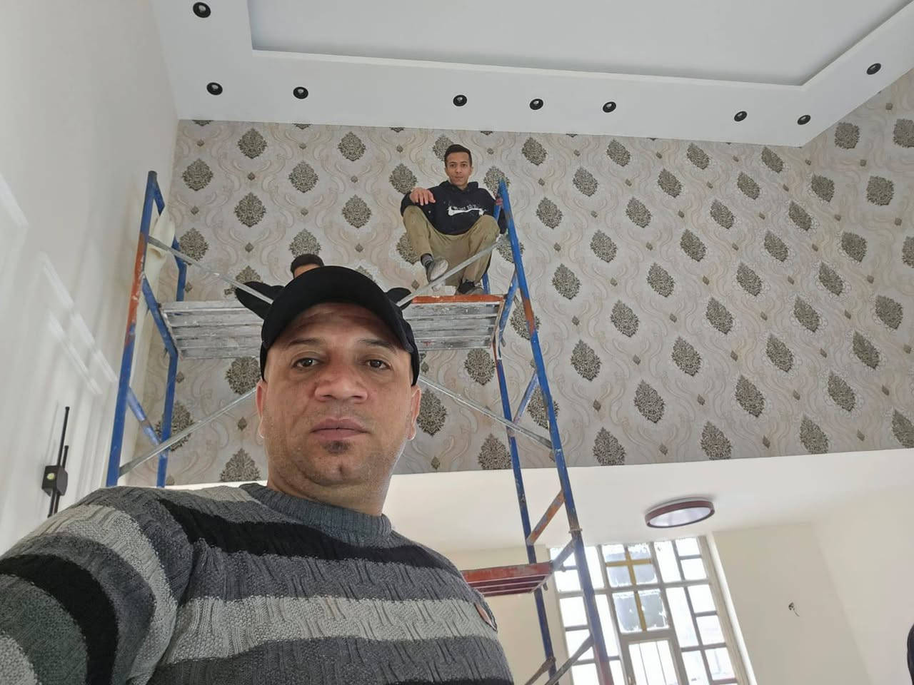 السلام عليكم
اعمالي ورق جدران
سعر متر مربع كرسته وعمل 6الاف💸💸💸💸
ظمان 5سنوات صيانه 👷👷👷👷
مانع ال حشرات و بكتيريا
ضد تعفن 
اي استفسار اتصل وتدلل علينا يوجد واتساب،📞📞📞📞
***********
