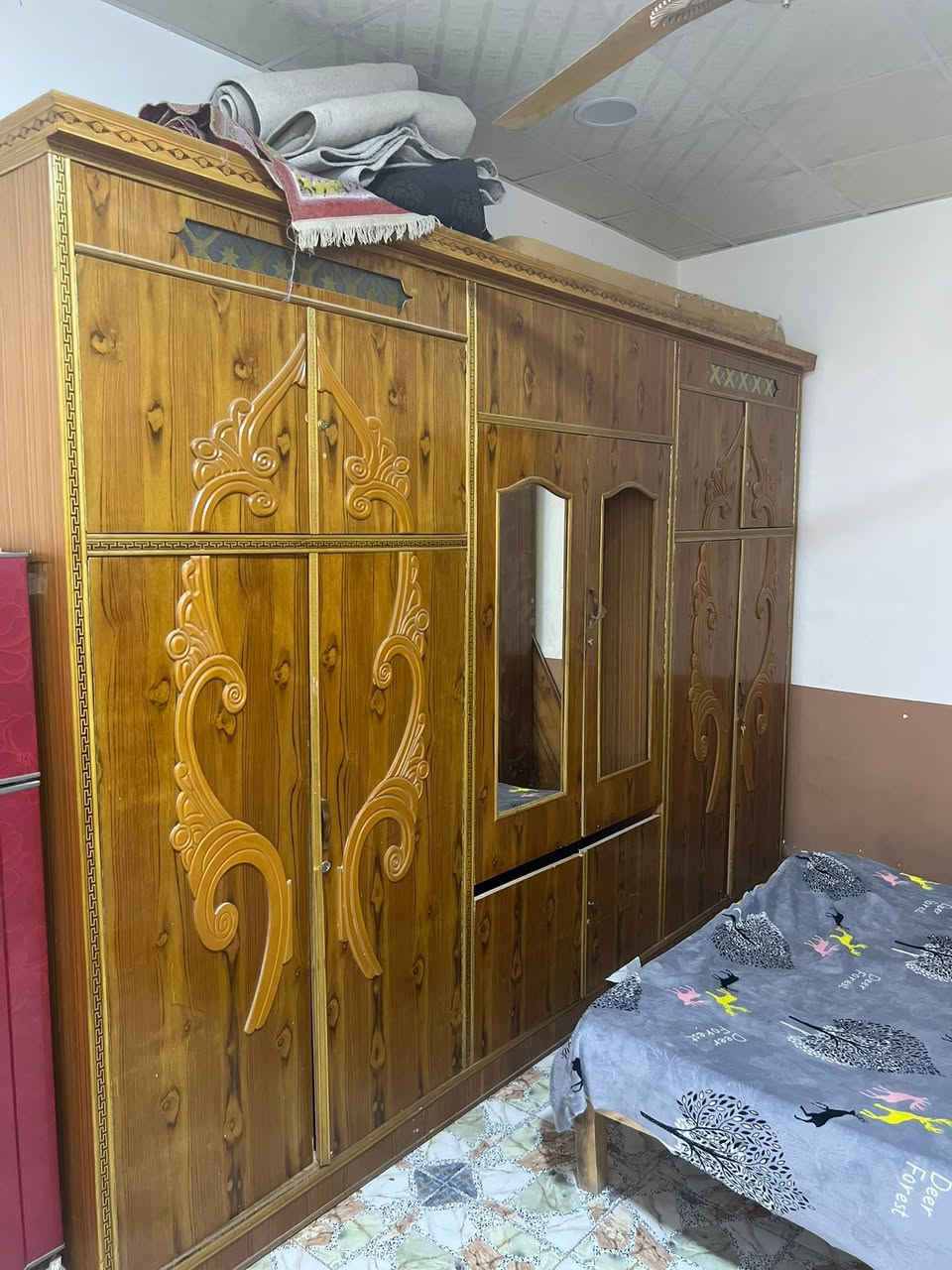سلام عليكم غرفه طابقين جديده عوزه قفاله وجامه بس مكاني نجف كوفه سعر 550 ‭ ***********‬

