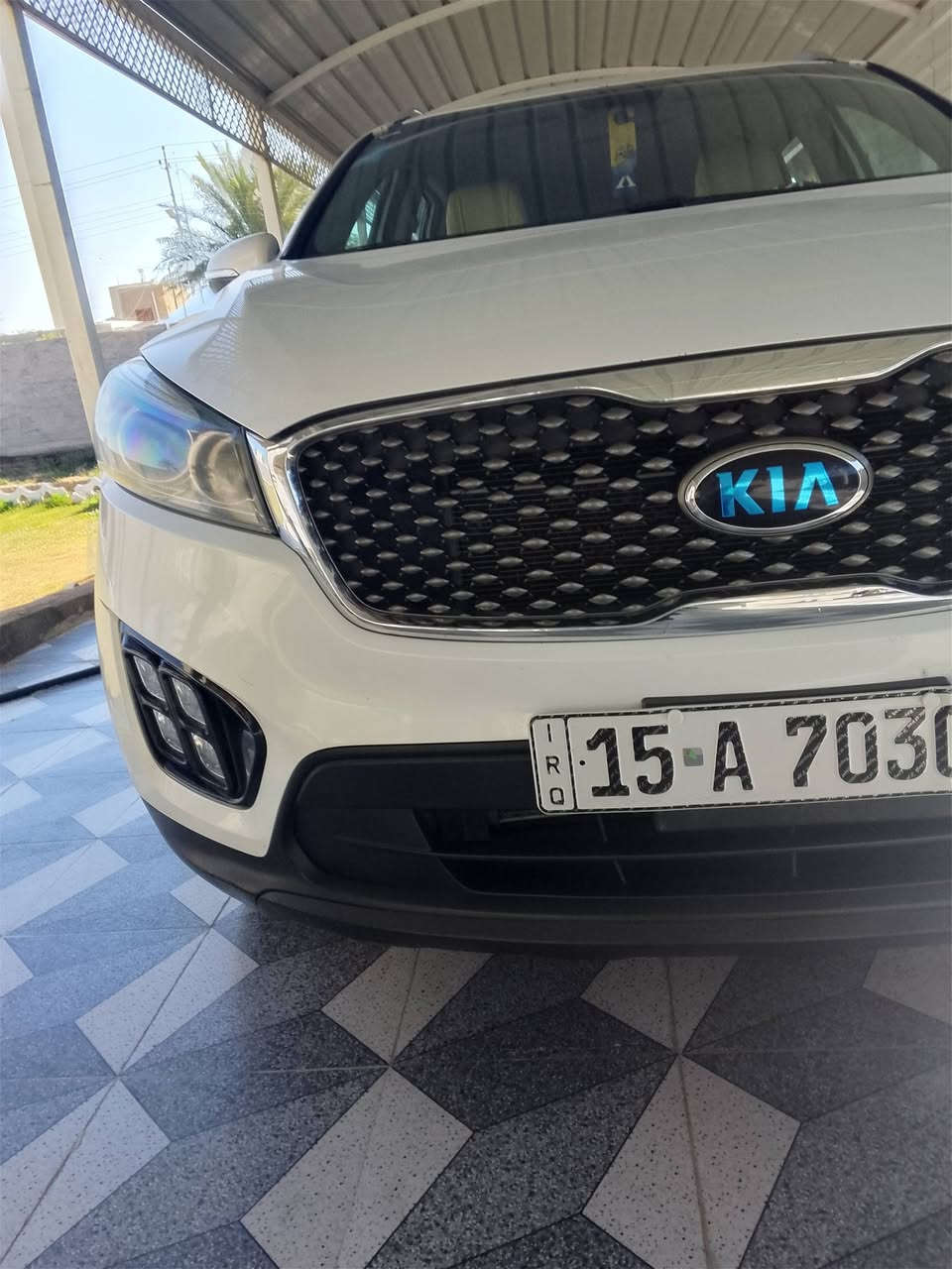 السلام عليكم
 سورنتو للبيع موديل 2016وارد أمريكي محرك 2400 4 سلندر 5 راكب لون أبيض مكينه. مفتوحه معليه كازكيت إلا تنقيص ولا تبخير سياره صدر أمامي خلفي جديد تخم تاير جديد سياره مكفوله عدا الموضح بل سونار الرقم انبار الدولي السعر 160 بيه مجال الاستفسار الاتصال على الارقام ***********
***********
