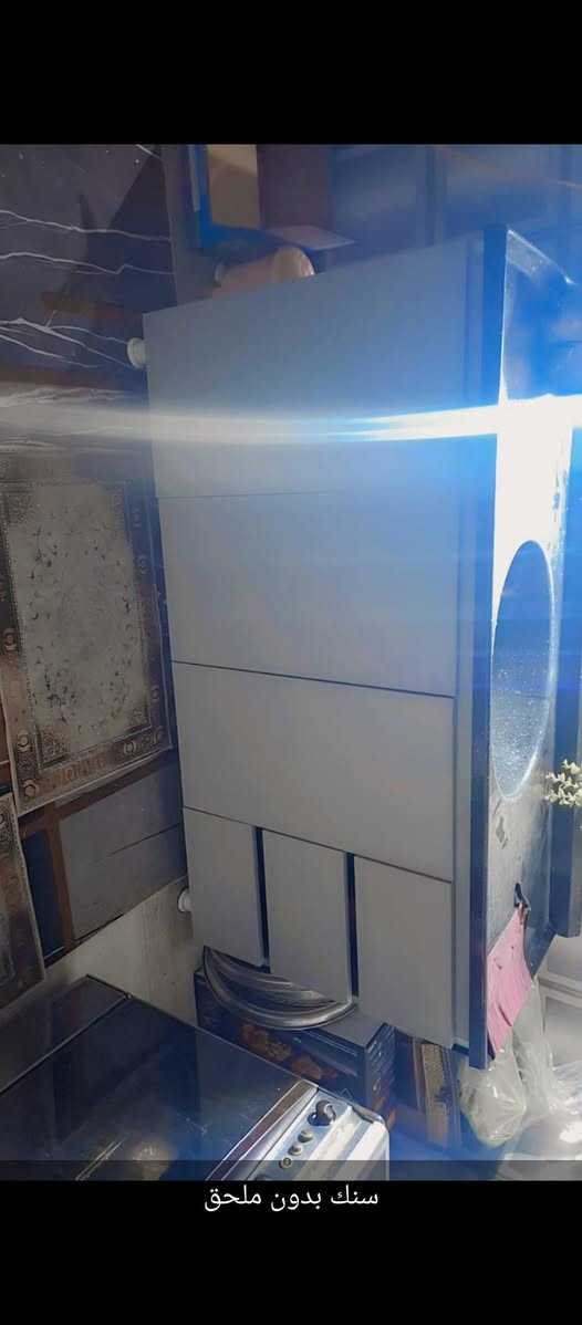 السلام عليكم كاونتر تركي تزكام للبيع ثلاث قطع الكاونتر وملحقه 4 امتار والسنك 2 متر السعر 400 مستعجل ع بيعه ***********
