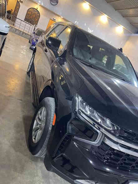 تاهو خليجي LS
خليجي. مغلفه PPFضمان 10سنوات
ماشيه 16كيلو جديده السياره بعده بحاله الشركه
دعاميه برايمر 
مكينه 5300
ويل كب اصلي + تخم تاير 
كشنات كهرباء 
ثلاجه 
تشغيل عن بعد 
شاشه و كامره خلفيه دواره 
رادارات جانبيه و اماميه و خلفيه 
حساسات اماميه و حساسات خلفيه 
وضعيات قياده سبورت ايكو نورمال طرق وعره و غيرها 

العنوان البياع معرض الماسه 
السعر 525$
هاتف ***********
