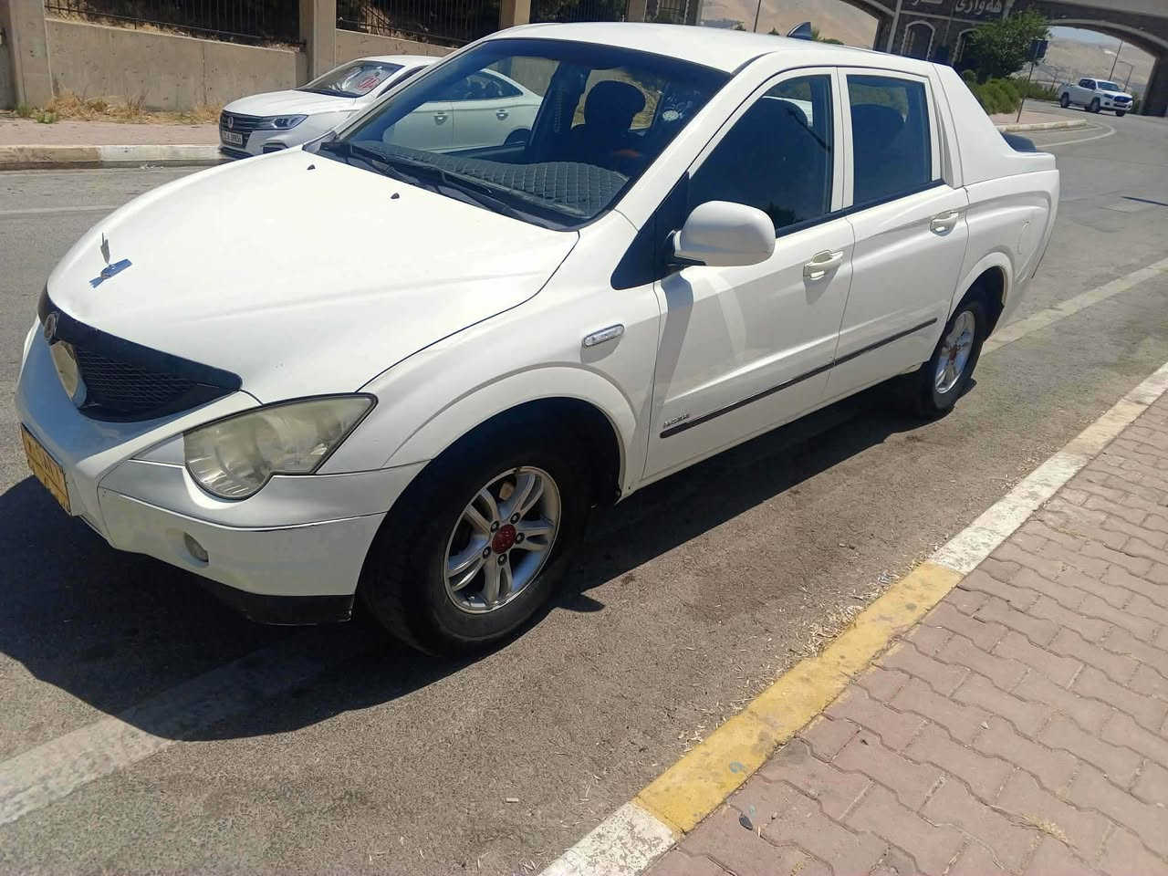 سانگ يؤنگ
مۆدئلی ٢٠١١
سەیارەکە بئ بۆیاخە بئ لئدراوە 
زۆر جوان ماوەتەوە
دەبل ئەکسل
بەشەرتی گئرومەکینە
نمونەیە لە جوانیا
تەنها سەنەوی بەسەر چوە
***********
