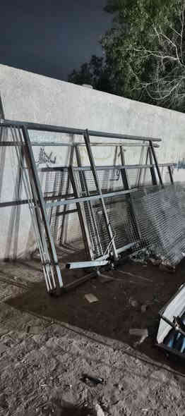 سلام عليكم وجيه مال محل 4 مترات ونص لو 5 كامله بيارسي وقمريه 125 وبيه مجال مكاني بحي شهداء‏‪***********‬‏
