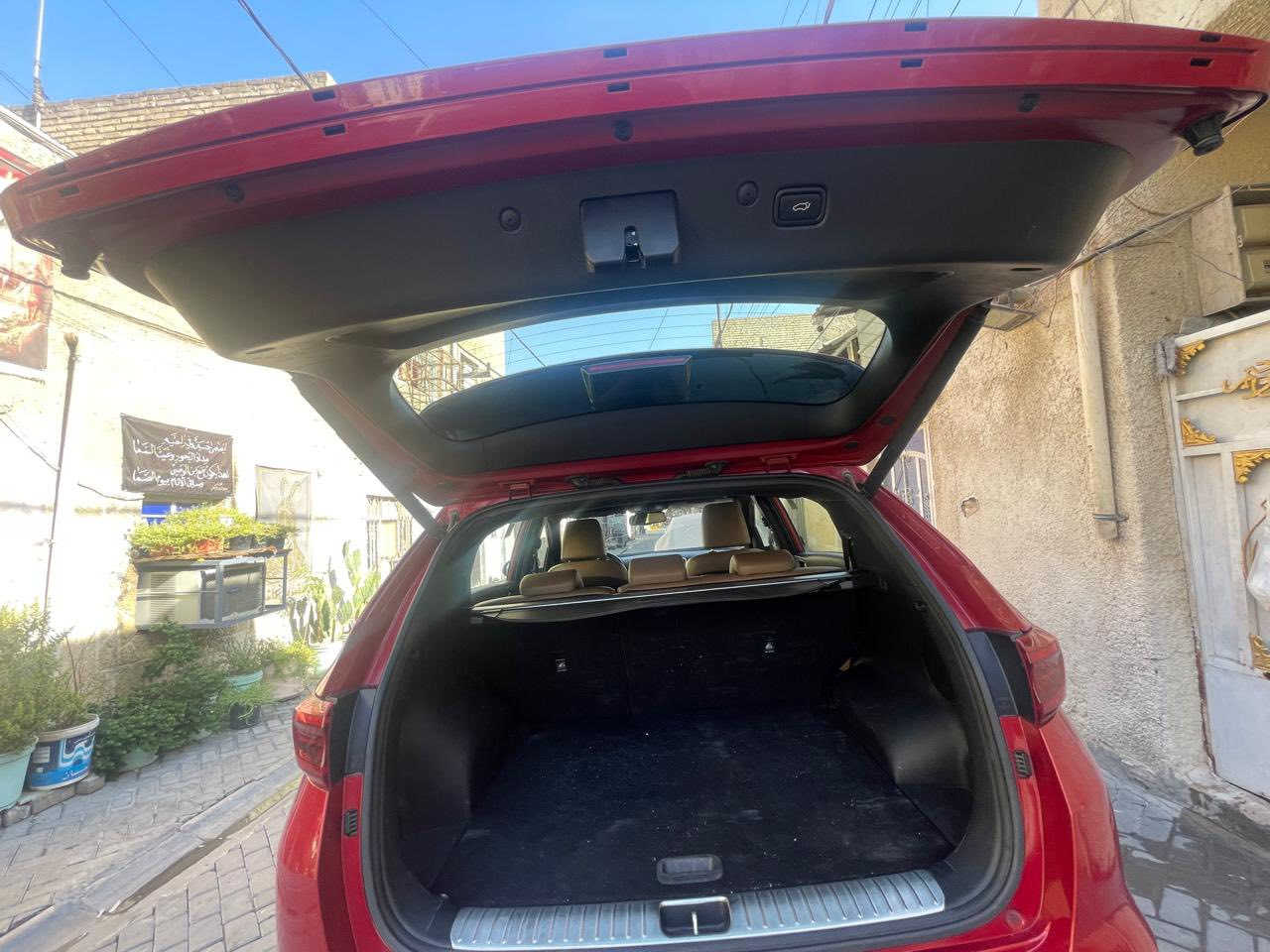 السلام عليكم سبورتج 2020 فول موصفات 1/1 GT بنوراما قماره كلها عداد 60 الف خليجي كفالة عامة  محرك 2000 دوش للاستفسار اتصال على واتساب موجود السعر.  210 ورقه  ***********.
