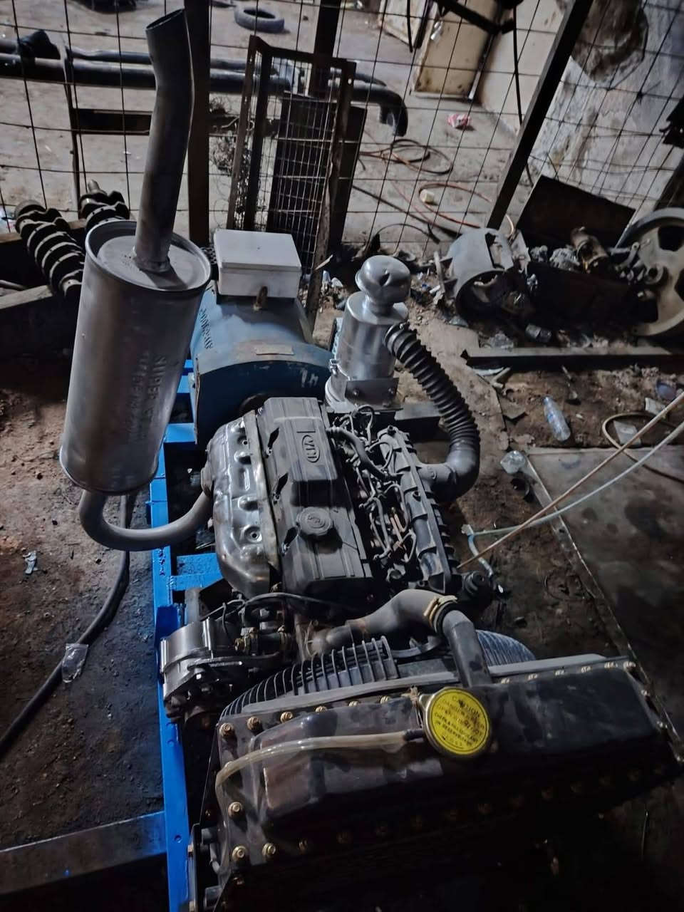 مولد كيا 2701 مع راس توليد 30 كيفي 120 امبير 3 فيز جاهزه شرط الشغل وتحميل الكهرباء  بابل المحاويل ***********
*********** اكو نقل جميع المحافظات
