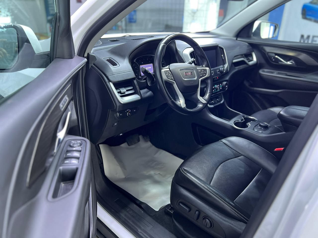 سلام عليكم للبيع جمسي تيران 2022 
موصفات سياره فول ماعده سلايت 
ضررها تبديل جاملغ وشبر من الباب صبغ 
مكان سياره كركوك 
ولاستفتسار ***********
