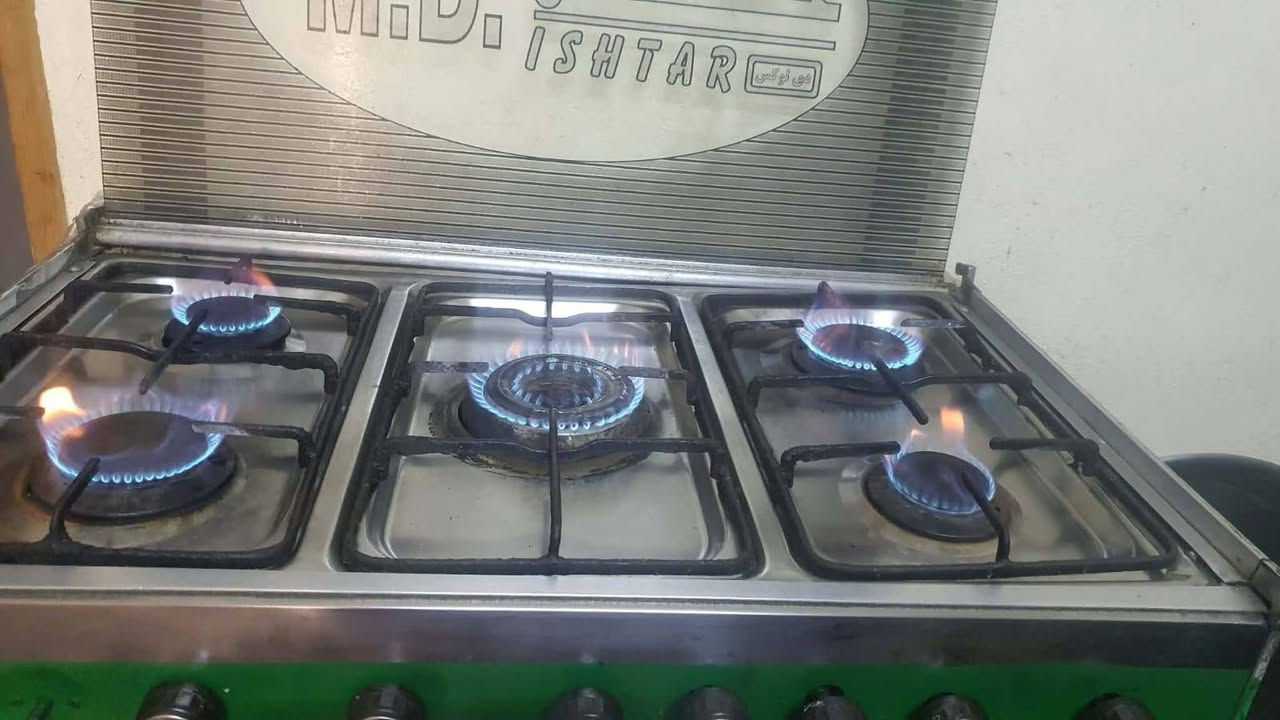 طباخ للبيع نضیفة كلش عشتار باب اول جديد كلشي بي سعر كلش مناسب 175بي مجال للطيبين رقم ☎️ ***********
