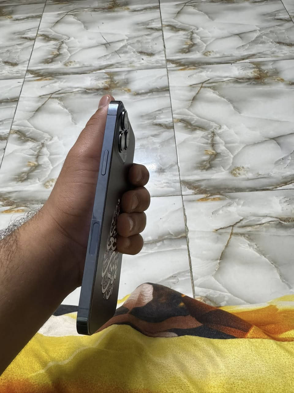 13برو ماكس
لون سمائي مميز

مكسور الضهرر فقط

شاشه او بطاريه او كامره (اصلي من ابلل)

فيس ايدي شغال كلشي شغال 

العنوان بغداد الشعب

رقم***********
