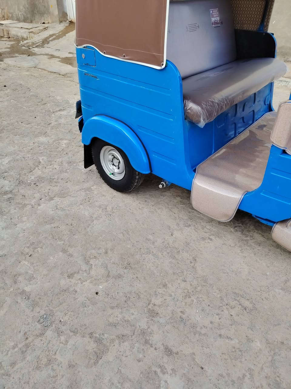 تكتك لبيع موديل 20 شهر 10 رقم وسنويه نكليزي تحويل ثاني يوم كفاله ما عدا طخات بصيطه ومكينه لا تنيقيص ولا تبخير ناعمه فول  بيه فراش دوشمه تخم تاير جبلي ستدات جادر جديد مسجل كامله كبل الشارع مكان ميسان قضا المجر الستفسار تصل علا رقم 📱 ***********. ***********
