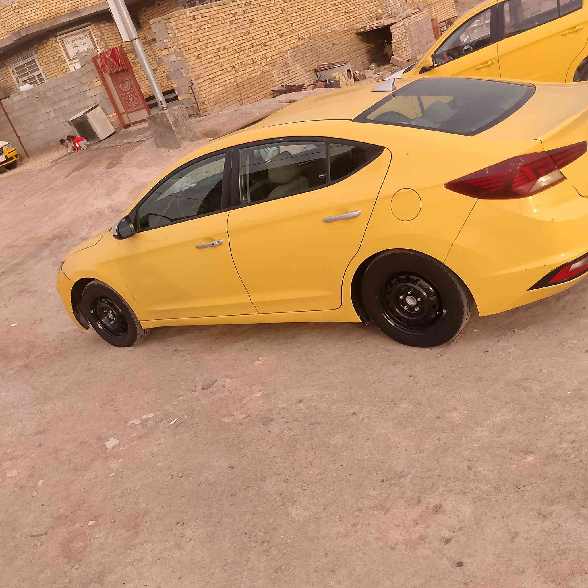 السلام عليكم النترا للبيع 2020 مبدل بيها جاملق امامي وبنيد والباقي ليبل واحد ماكينه كير خير من الله سياره مفوله واحد على واحد 120 وبيها مجال ***********
