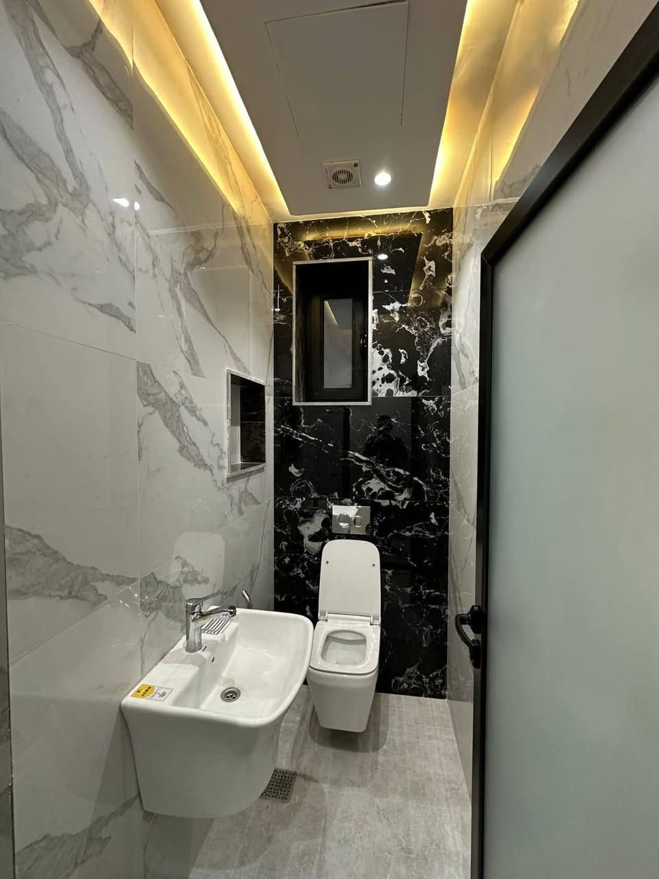 بسم الله الرحمن الرحيم
تم بعون الله وتوفيقه تسليم دار جديدفي منطقة التحرير 🏠✨
ونسأل الله أن يجعلها دار خير وبركة لأصحابها.
نحن مستمرون بخدمتكم بكل أمانة والتزام،
المصداقية شعارنا، والثقة أساس عملنا.
🔹 نبني بيوتكم حسب الطلب
🔹 العمل بنظام القسط المريح أو الدفع النقدي
🔹 جودة في التنفيذ ودقة في المواعيد
للاستفسار والحجز، تواصلوا معنا على الخاص أو الاتصال المباشر 📞 ***********/*********** الركن الذهبي للاستثمار العقاري 
ثقتكم وسام نعتز به 🤝
