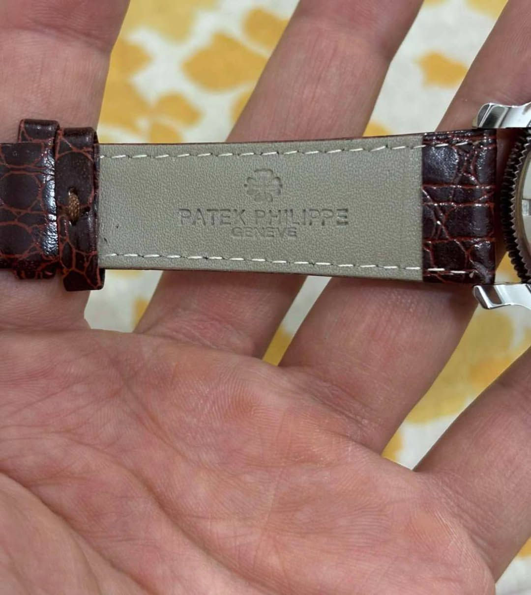 يا الله للبيع ساعه باتك مختمه كلها مع علبتها الاصليه تواصل خاص جديده تصلح هديه ثمينه لكل عزيز 
خادمكم ضرغام الخادم


**إذا كنت صاحب هذا الإعلان وتريد حذفه لأي سبب، رجاءا أرسل رسالة إلى الدعم الفني**