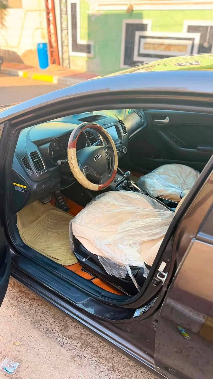 مكلف بالنشر 
سيارة فورتي وارد أمريكي موديل2018
محرك 2000 دوش 
الممشى 86 الف ميل
حادثها ثلاثة قطع صبغ 
باب السائق وباب السكن وباب خلف السائق
مواصفات عادية LX
السعر 10500 دولار وبيها مجال 
للاستفسار الاتصال 
***********
