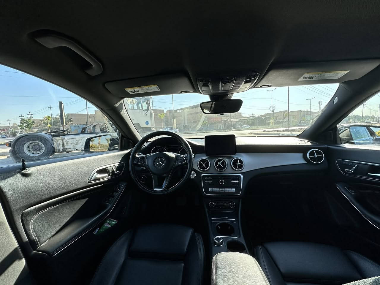 السلام عليكم 
مارسيدس cla 250  
موديل 2018 
ماشيه 70 كيلو 
السياره فول عدا الفتحه من حساسات من نقط عمياء من تدفئة كشنات دخول ذكي كامره فقط فتحه مابيها 
وارد امريكي حادثها جاملغين و شبر بنيد
يابه حته ما نطول المنشور عليكم مستعجل ع البيع ورايدها 140 
والشراي يجي وبخدمته 
مكاني النجف 
***********
