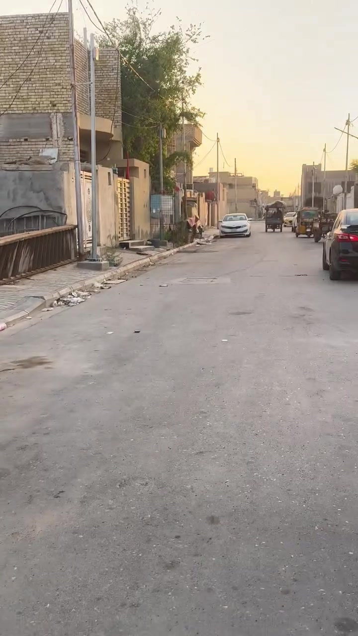 مشتمل  طابقين للبيع مطلوبه مبادره وجاهز فقط تحويل كفيل للمشتري
زين القوس شارع ام البنين ع 

ثاني فرع من جهة شارع سيد يعقوب 

الطابق الأول غرفه داخلها سويت حمام وهول واستقبال ومنور 
الطابق الثاني غرفه وهول وسطح 
السعر من غير المبادره ٣٥قابل للتفاوض البسيط جدا 
باقي التفاصيل خاص او الاتصال بالرقم ‭٠٧٨٢ ٣٧٤ ١٧٦٨‬
