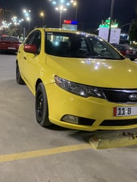 سلام وعليكم فورتي موديل ٢٠١٣ وارد امريكي  سيارة خير من الله مابيها اي ...